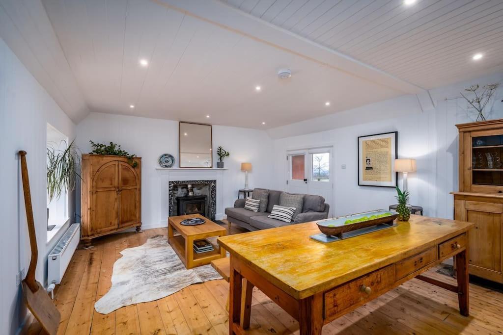 Spacious & Stylish Stonehous Cottage Forfar Exterior photo
