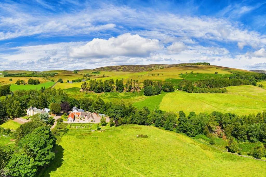 Spacious & Stylish Stonehous Cottage Forfar Exterior photo